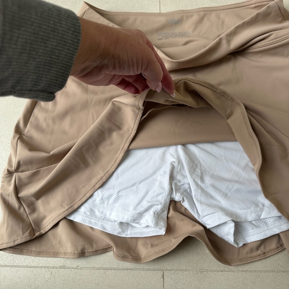 Super stretchy tan color golf/tennis/pickleball skirt Size Large - Picture 3 of 6
